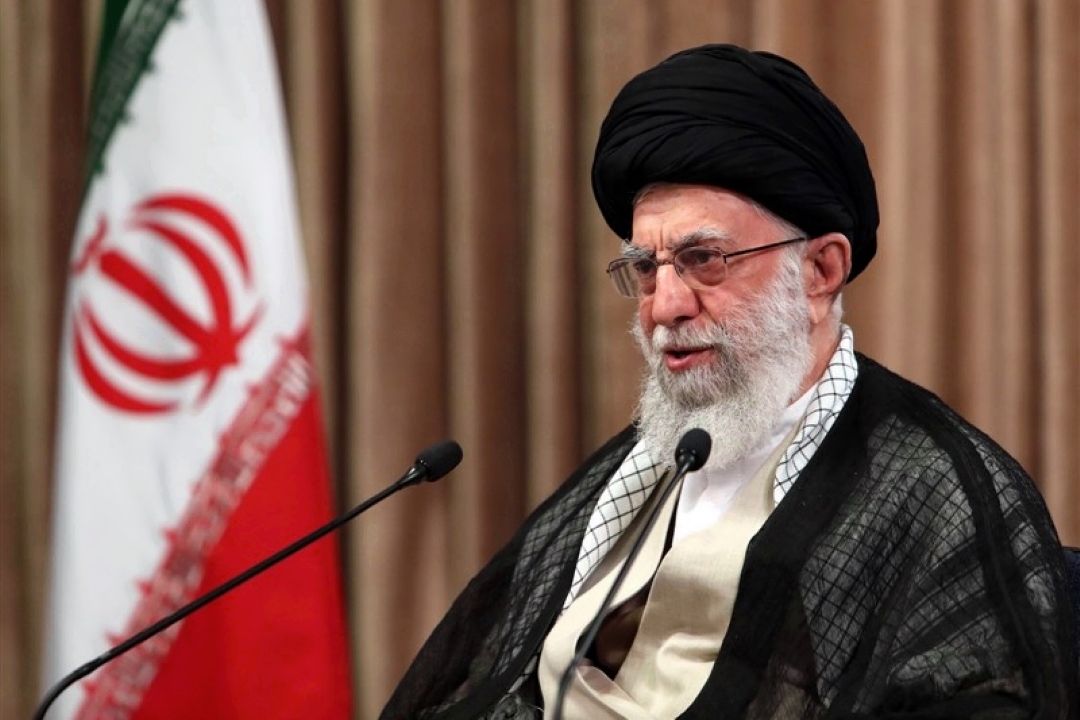 انتقاد صریح امام خامنه‌ای از فایل صوتی ظریف/ برخی حرفها تكرار حرفهای خصمانه دشمن است