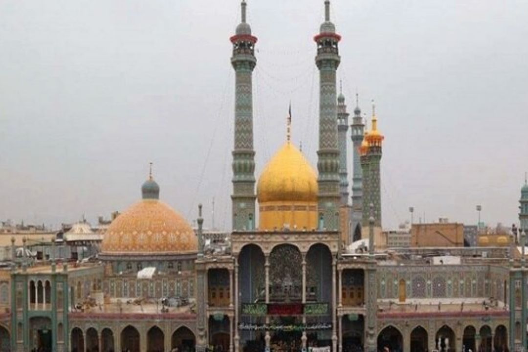 اقامه نماز عید سعید فطر در حرم بانوی كرامت 