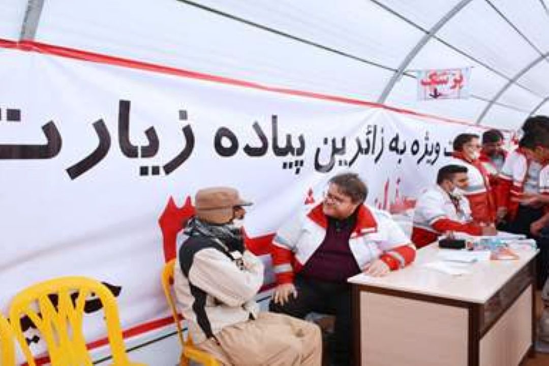 خدمت صادقانه سپیدپوشان هلال احمر به زائران