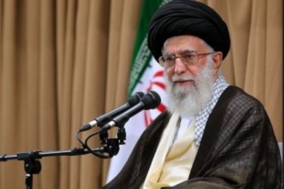 برگی از بیانات مقام معظم رهبری؛ جوان مؤمن، سپر امنیت