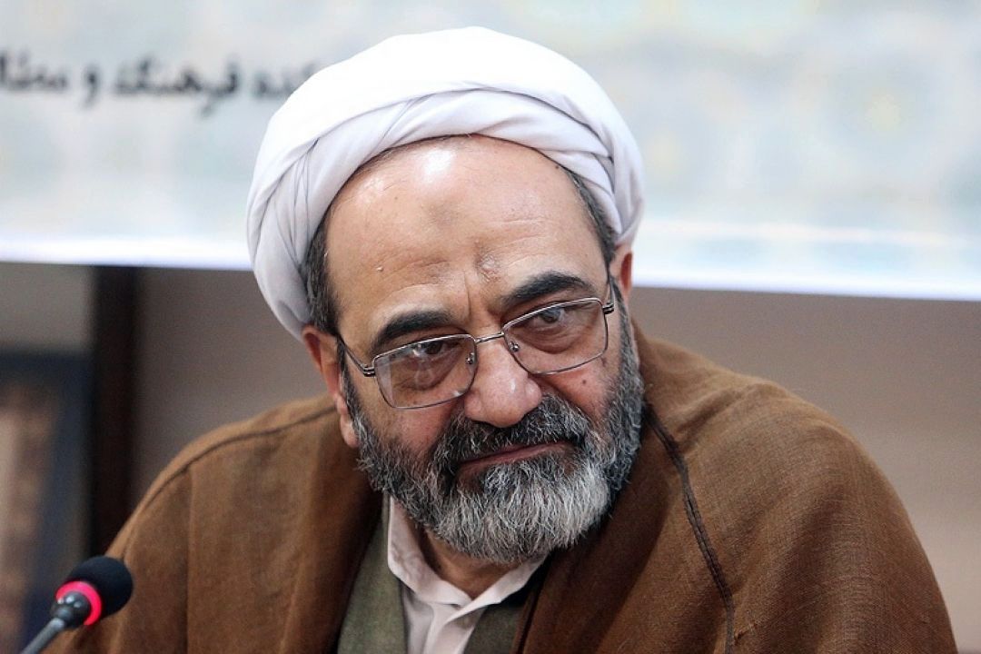 حضرت آیت الله خامنه ای جامع توانمندی‌های علمی ، فكری، انقلابی و مدیریتی هستند