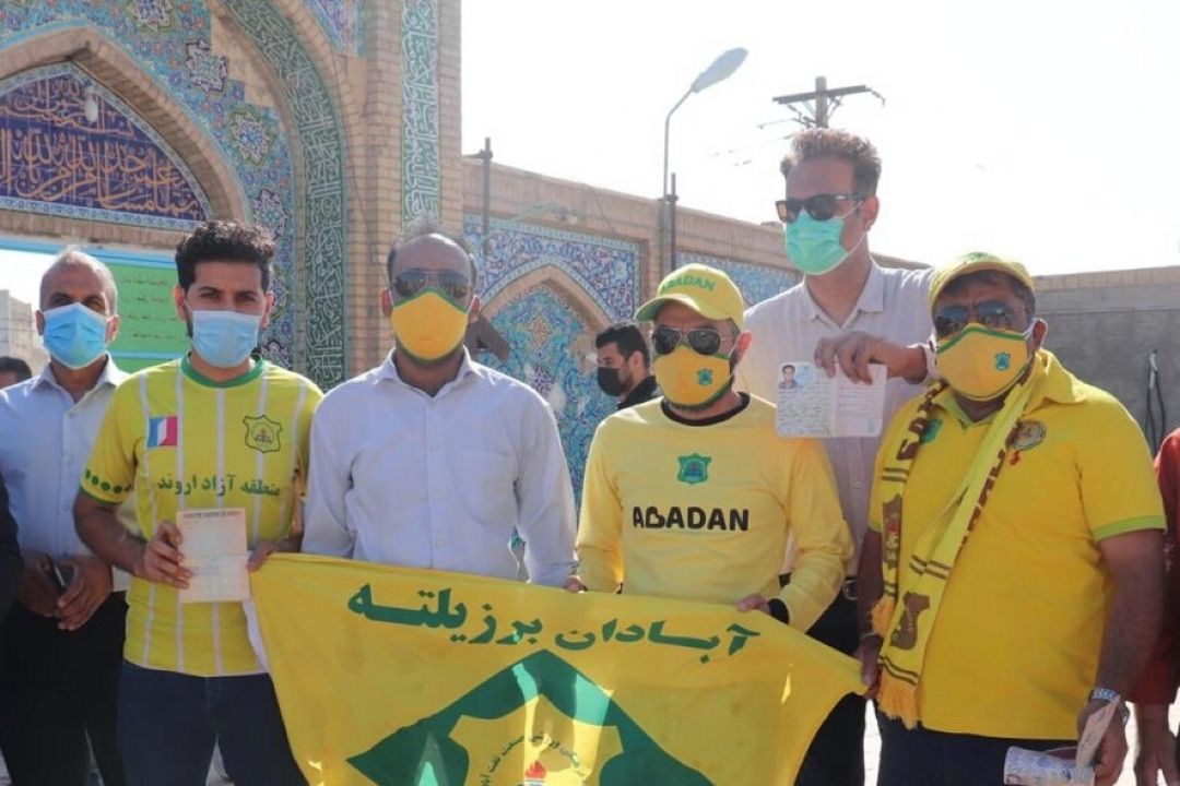 حضور ورزشكاران و هواداران باشگاه صنعت نفت آبادان پای صندوق های رای