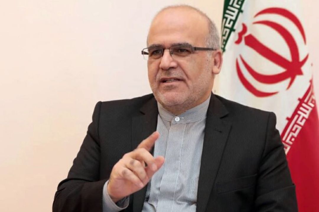 استقبال هموطنان از رای‌گیری در محل سفارت ایران در اوكراین