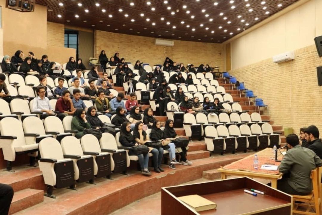 بررسی تبدیل دانشگاه‌ها به دانشگاه مسئله محور و نظریه‌پرداز