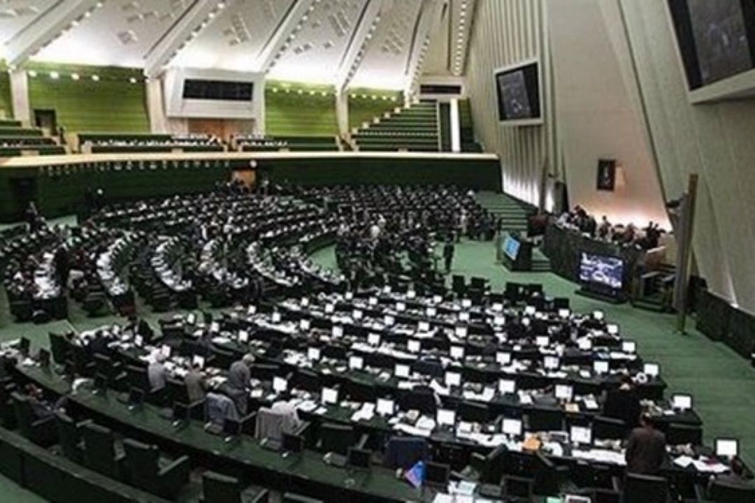 اقناع مشروط نماینده مجلس از پاسخ‌ وزیر نیرو/ بررسی برق هسته‌ای در دفتر نایب‌رئیس مجلس با حضور دولتمردان
