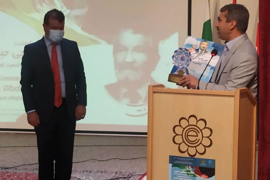 از سوی رادیو فرهنگ انجام شد؛ اهدای لوح و تندیس نكوداشت علامه عبدالحی حبیبی به سفیر افغانستان 