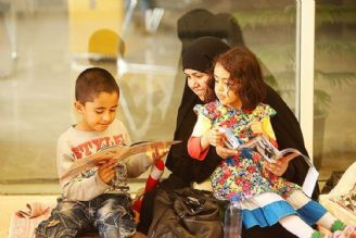 خواندن لالایی و قصه گفتن، راهی برای حفظ زبان فارسی