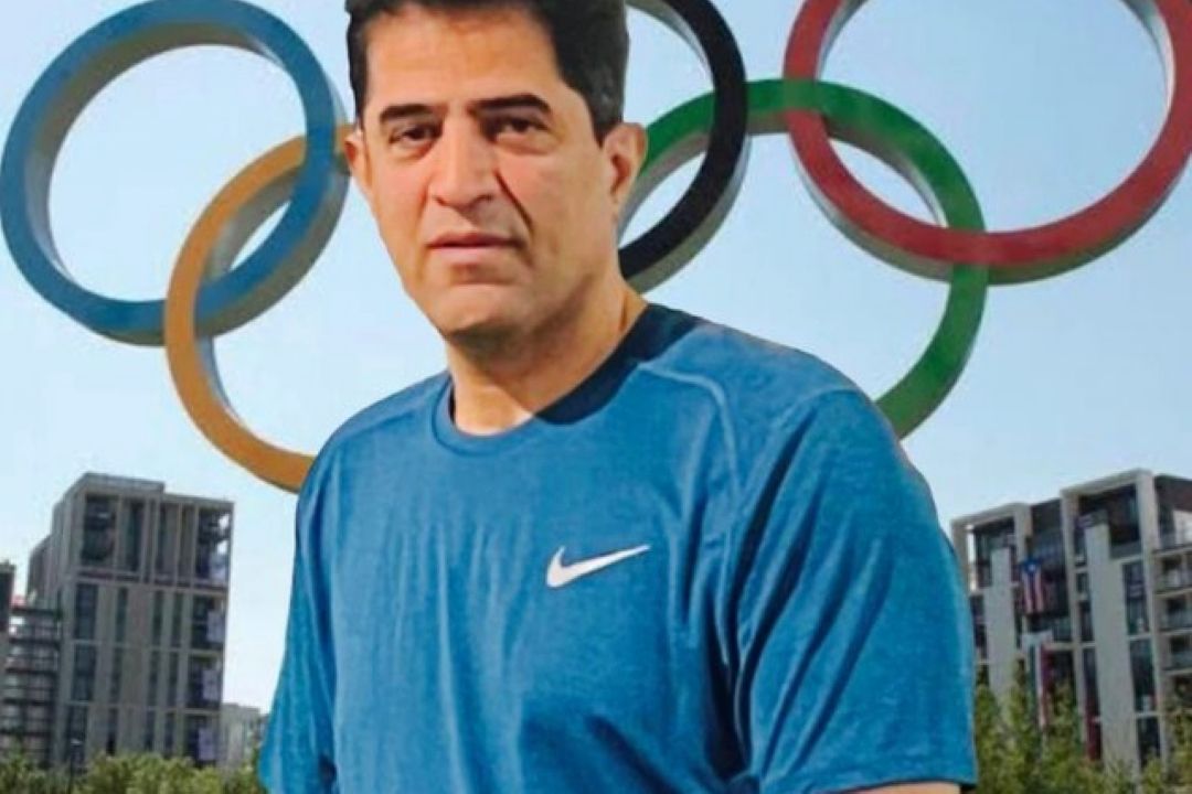 نائینی: داورزنی اگر 50 سال دیگر هم در والیبال باشد باز هم تخصص لازم را ندارد