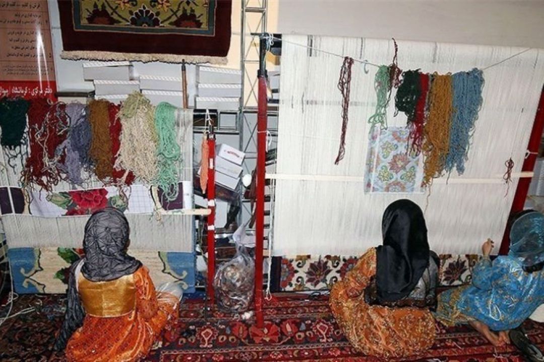كارآفرینی در حوزه زنبورداری و قالیبافی