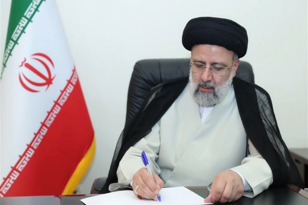 آیت‌الله رئیسی لیست وزرای پیشنهادی را تقدیم مجلس كرد + اسامی 