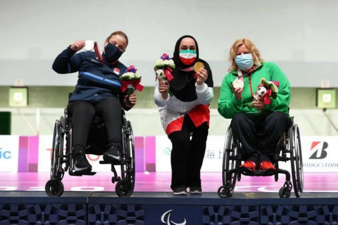 تصاویری از اهدا مدال ساره جوانمردی و اشك شوق بعد از كسب طلا