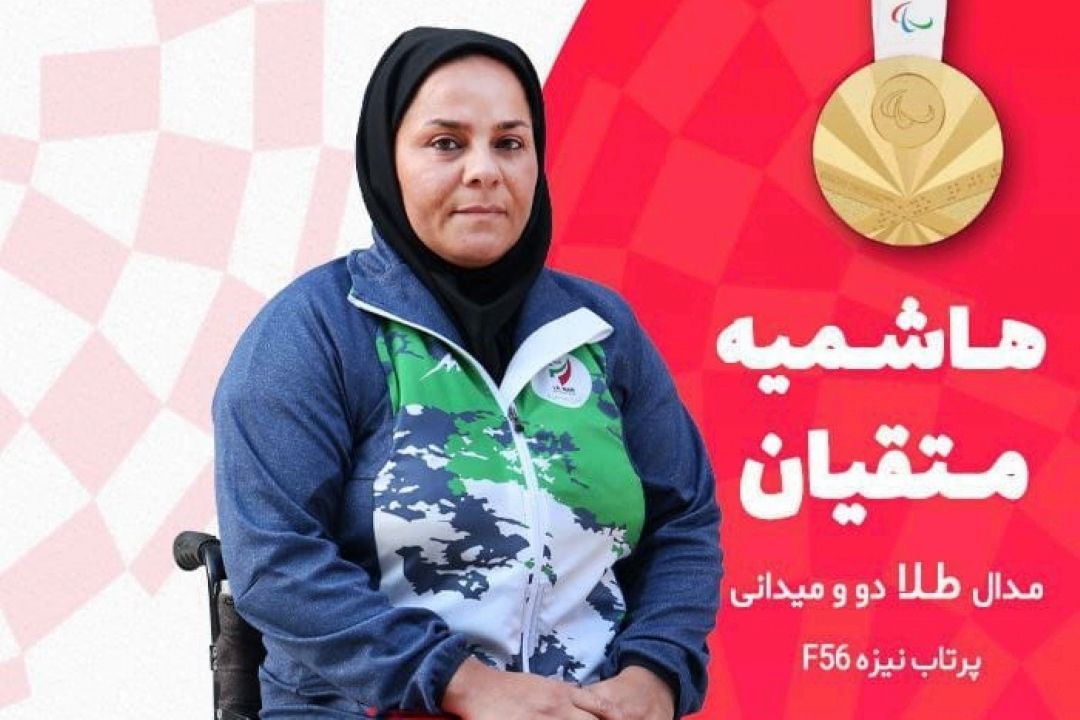 اهدای یك حلقه انگشتری ساخته شده از سنگ حرم امام حسین(ع) به هاشمیه متقیان