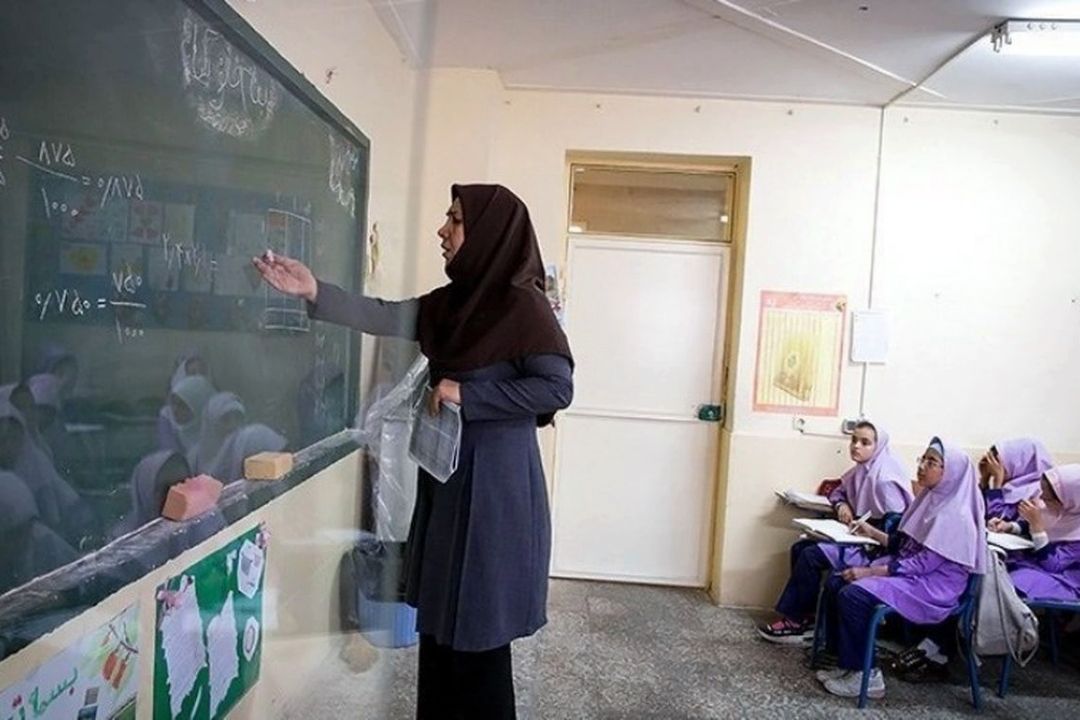 پرداخت احكام اصلاحی معلمان با حقوق شهریور