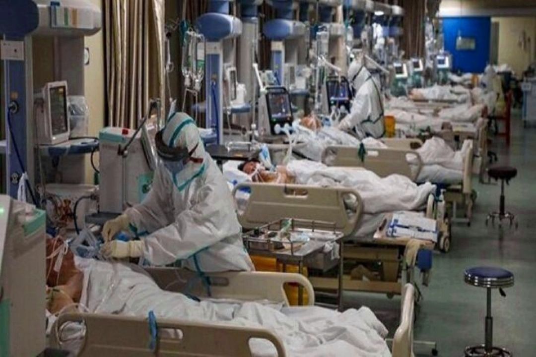 كاهش سن ابتلا به كرونا پس از واكسیناسیون سالمندان/بازگشایی مدارس منطقی نیست