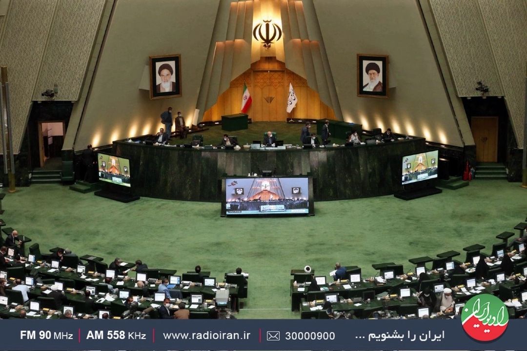 رادیو ایران و بررسی چالش های دولت