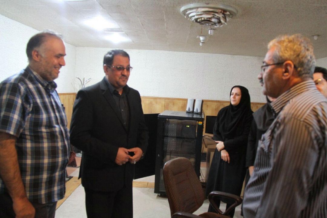 بازدید محمدصادق رحمانیان مدیر رادیو فرهنگ از مركز سیمای كردستان محل برگزاری بیستمین جشنواره تولیدات رادیویی و تلویزیونی مراكز استانها
