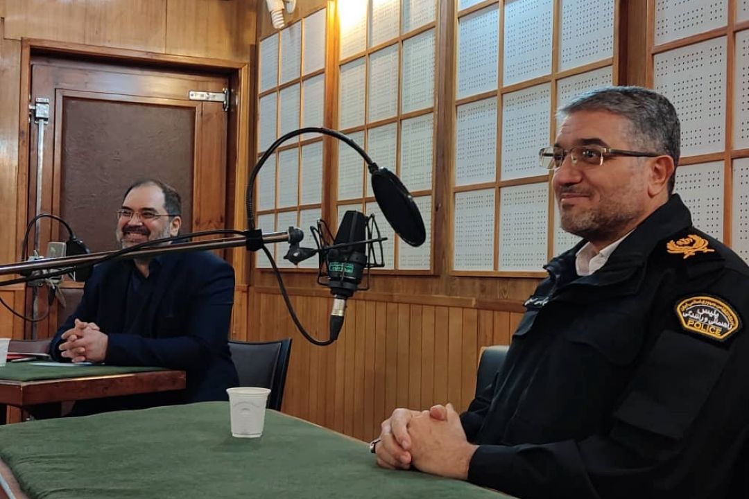 تصاویری از برنامه نقد امروز 