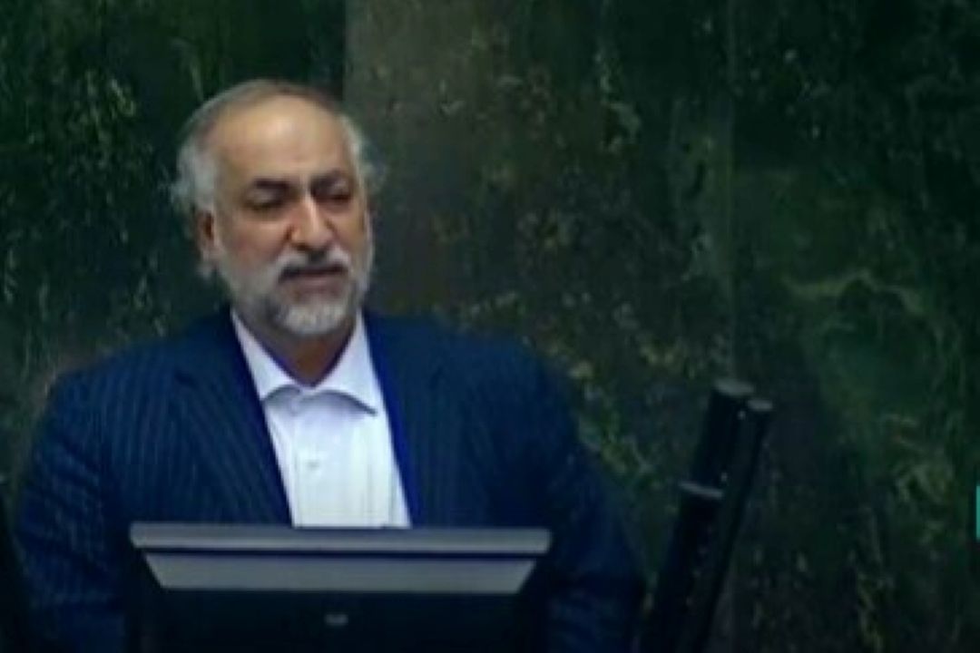 عزیزی: مهمترین دغدغه مردم معیشت و اشتغال است