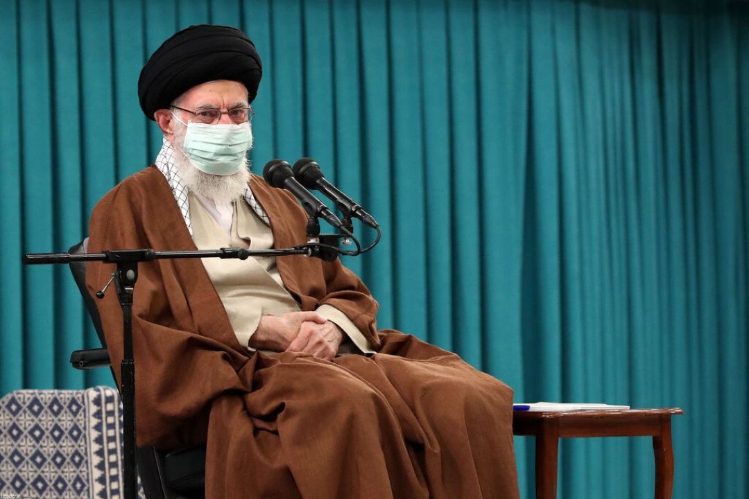 دیدار جمعی از پرستاران و خانواده شهدای سلامت با رهبر انقلاب
