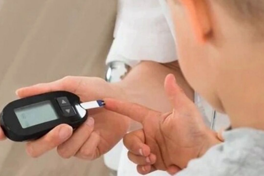 نكات مهم درباره مراقبت از كودك دیابتی در برابر اُمیكرون