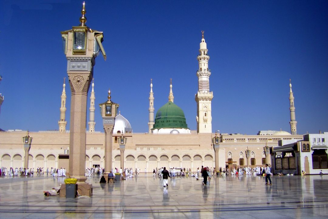 برای نخستین بار از راه دور زائر بقیع و مدینه منوره باشید
