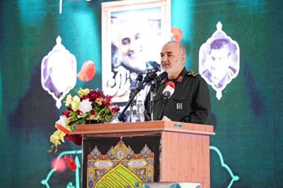  حاج قاسم حاصل عمر و مكتب رهبری است