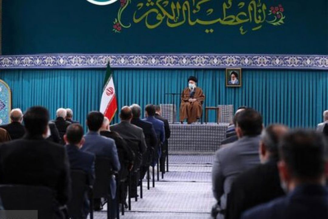  جمعی از مداحان اهل بیت (ع) با رهبر انقلاب دیدار كردند