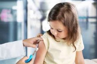 دستور واکسیناسیون کودکان زیر 12 سال ابلاغ نشده است/خانواده ها فعلا به مراکز مراجعه نکنند