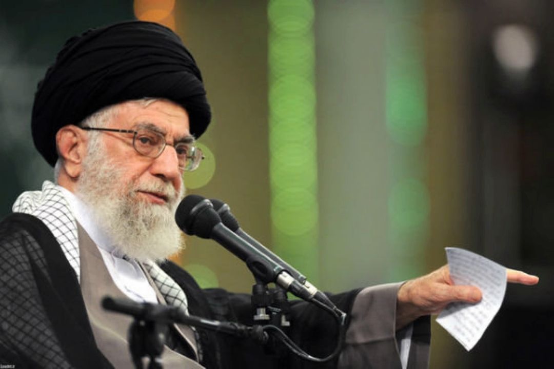 رهبرانقلاب: اگر كسی با شما اظهار دوستی كرد؛ به بهانه عیوب او، دست رد به سینه او نزنید! 