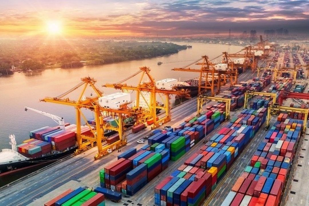 نقد و بررسی قوانین مناطق آزاد با هدف تقویت تولیدات صادرات محور