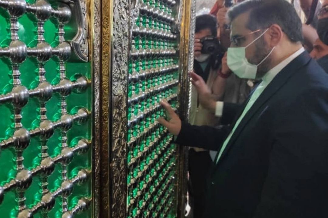  حرم امامزادگان قطب فرهنگی کشور است