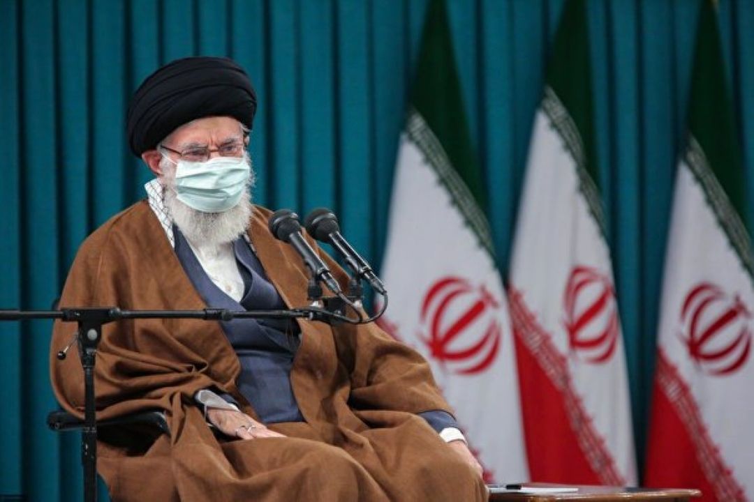 رهبر انقلاب: کشور مطلقاً معطل مذاکرات نشود