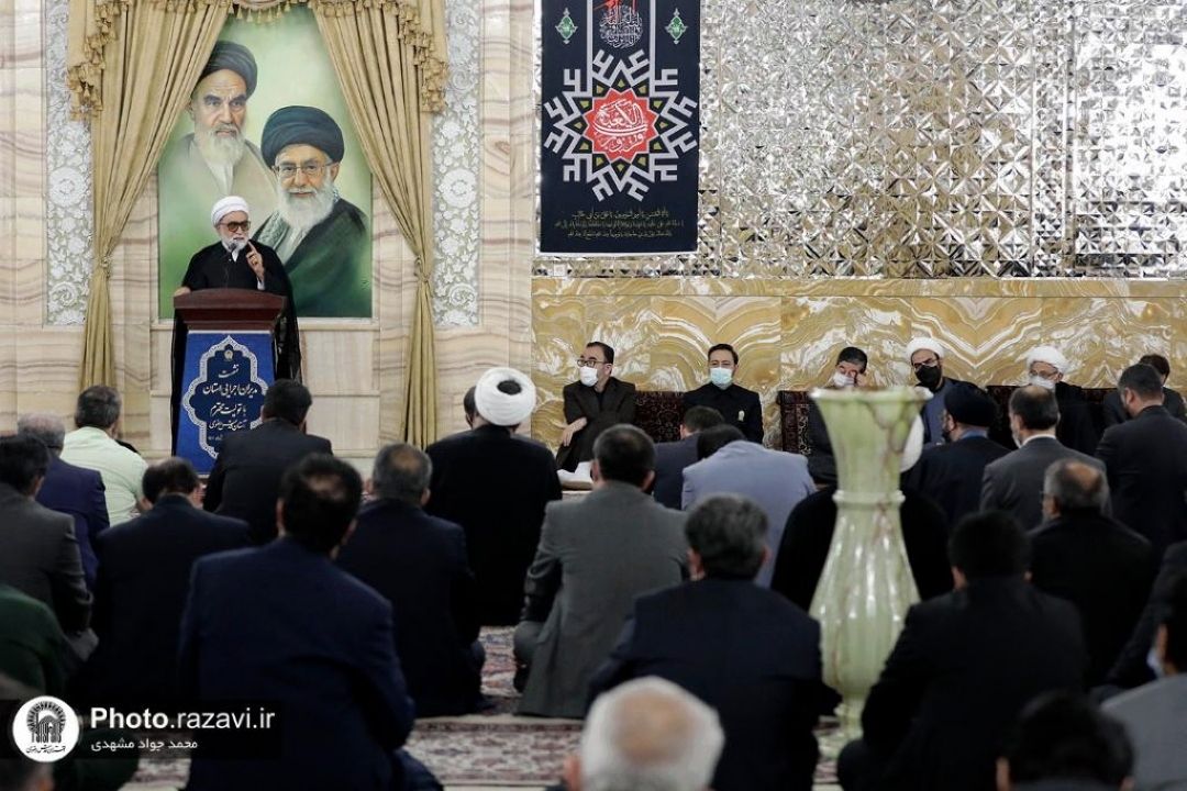زیارت کانون نشر معنویت و کمک به تسهیل آن وظیفه تمام مسئولان است