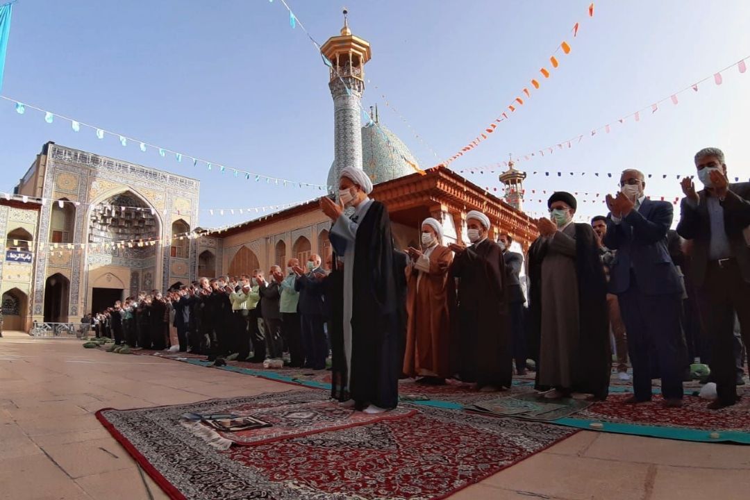 ندای اللّٰهُمَّ أَهْلَ الْکِبْرِیاءِ وَالْعَظَمَةِ در آستان حضرت شاهچراغ (ع) شیراز طنین افکند