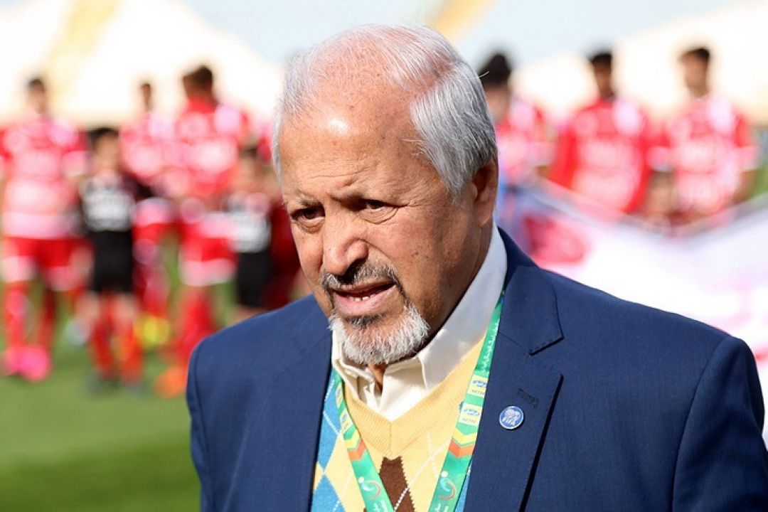 فنایی: ناظرین داوری فوتبال فقط دنبال داشتن تصاویر تلویزیونی هستند/ شرط‌بندی و زد و بند در فوتبال ما غوغا می‌كند