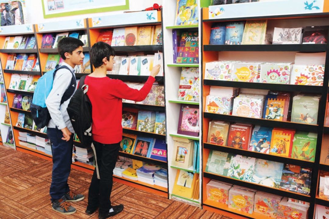 انتشارات مهرنگ، بخش كودك و نوجوان سوره مهر را عهده دار است.
