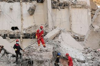 استاندار خوزستان: تا یافتن آخرین جسد تلاش می‌كنیم/بقایای متروپل از طبقات بالا تخریب می‌شود
