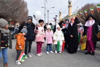 حضور گسترده دهه هشتادی و نودی‌ها/تا كور شود هر آنكه نتواند بیند كشور ما را قوی‌تر از دیروز