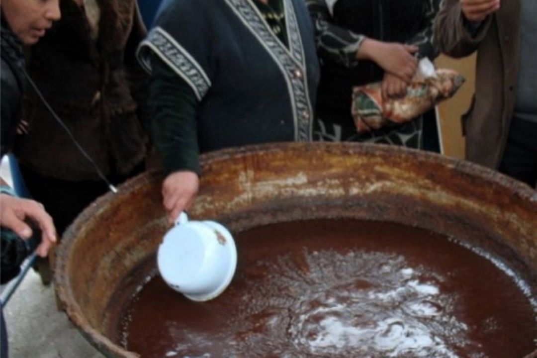 Узбекское блюдо сумаляк. Сумаляк сайли. Сумаляк что это такое на что. Сумаляк узбекистан. Навруз сумаляк.