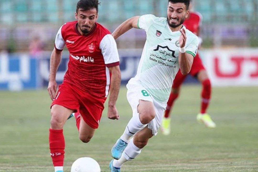 ذوب آهن 0 - 0 پرسپولیس/ زور شاگردان یحیی به ذوب آهن 10 نفره نرسید