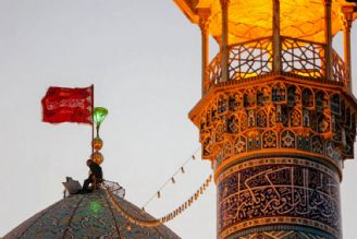 اهتزاز پرچم یا لثارات الحسین(ع) بر فراز گنبد حرم مطهر حضرت شاهچراغ(ع)