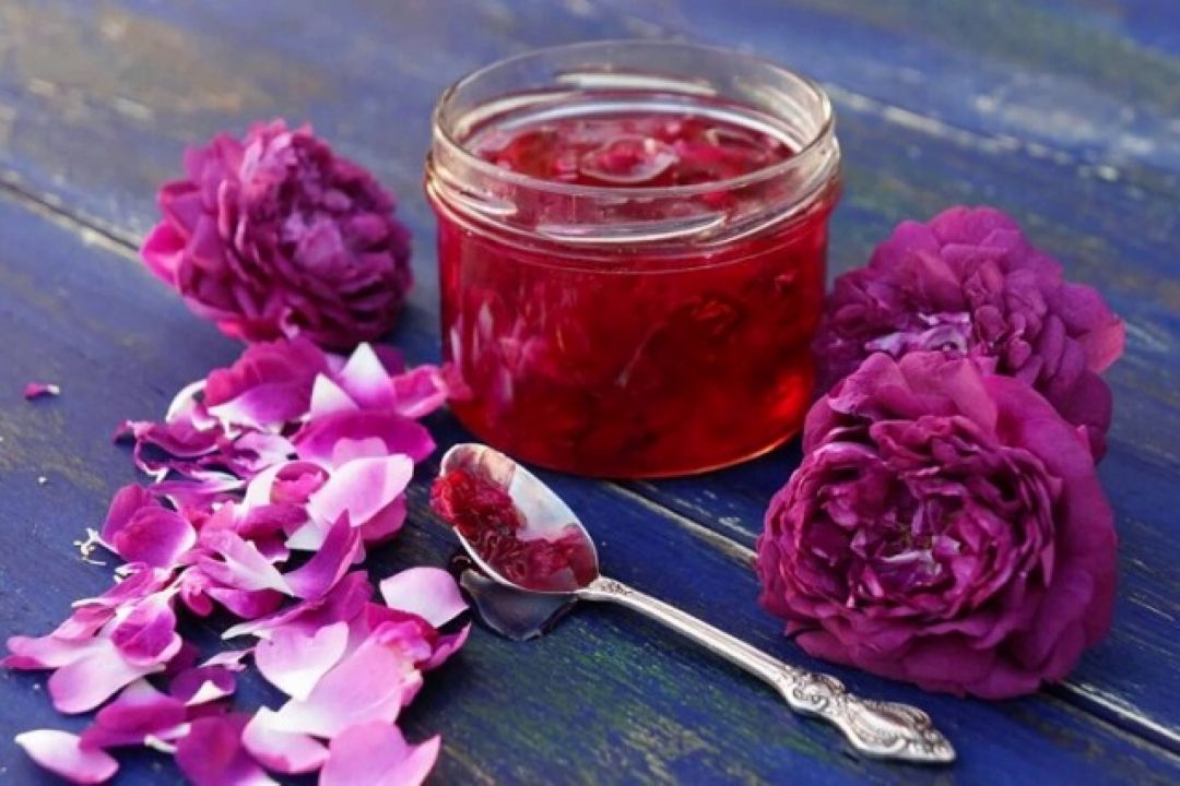 مربای گل سرخ «مامان پز»