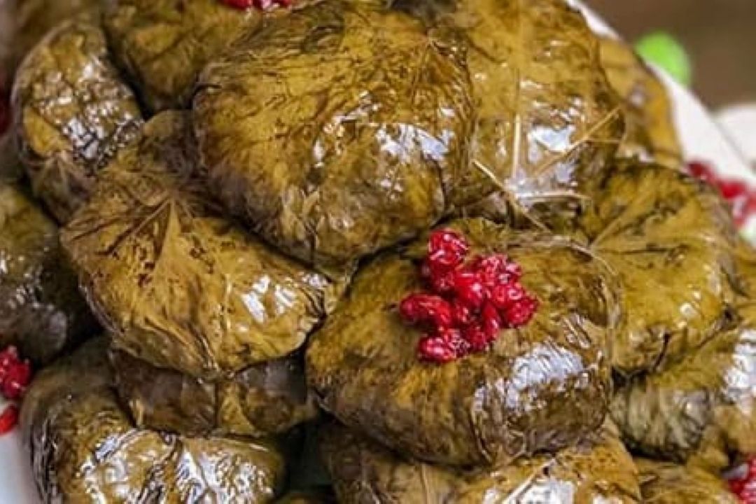 دلمه برگ مو با طعم «مامان پز»