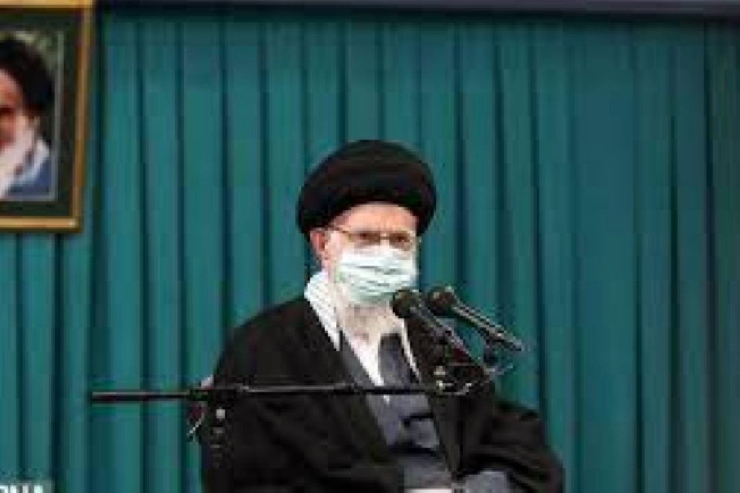 رهبر معظم انقلاب اسلامی تاكید كردند : موضع جمهوری اسلامی در قبال مدعیان ریاكار غربی در مقوله زن، مطالبه‌گری و هجوم است