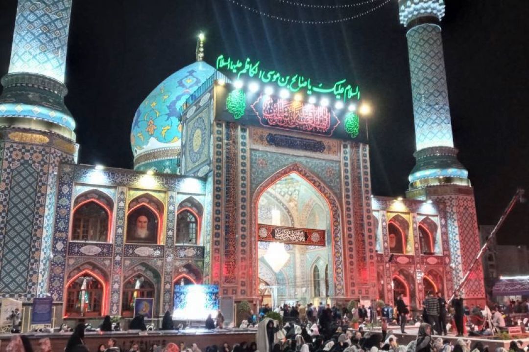 رئیس جمهور در مراسم شب قدر در آستان مقدس امام زاده صالح