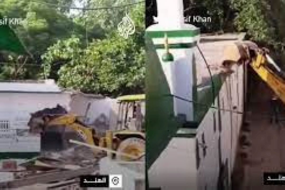 یك مدرسه حفظ قرآن و بخشی از یك مسجد تاریخی  در هند تخریب شد