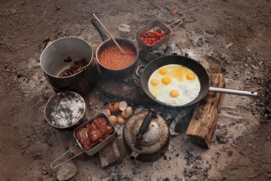 خوردن صبحانه با چه كسی 