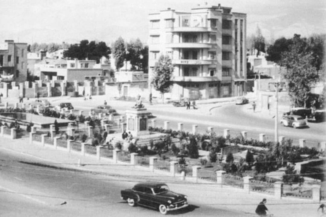 گذری در برج نوشین با 