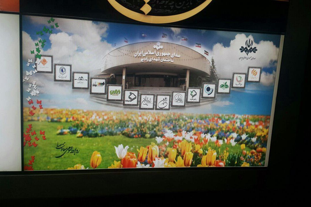  گفتگوی خانم الهام وحدت  با دانش آموزان