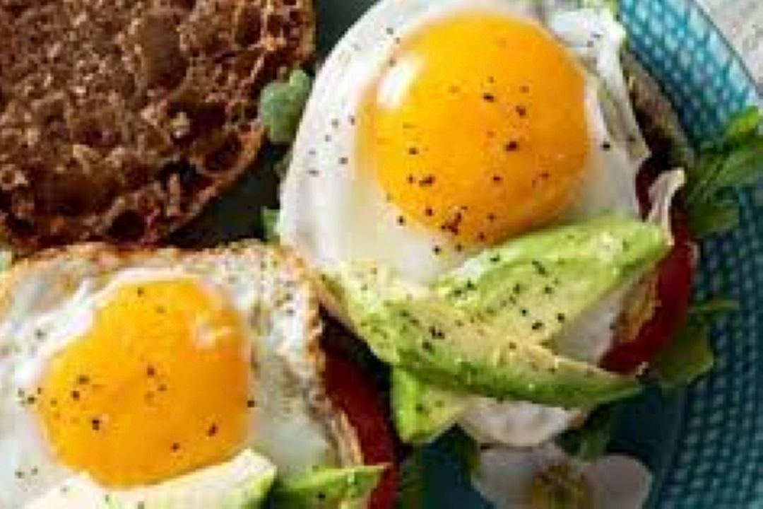 هر انسان سالم در روز چند تخم مرغ میتواند بخورد؟